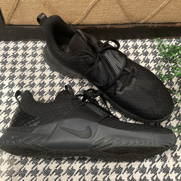 Nike shoes - Picture 4 of 13